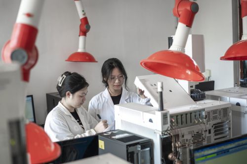 格林生物 以生物工程技術(shù)驅(qū)動(dòng)香料創(chuàng)新，引領(lǐng)行業(yè)高標(biāo)準(zhǔn)發(fā)展